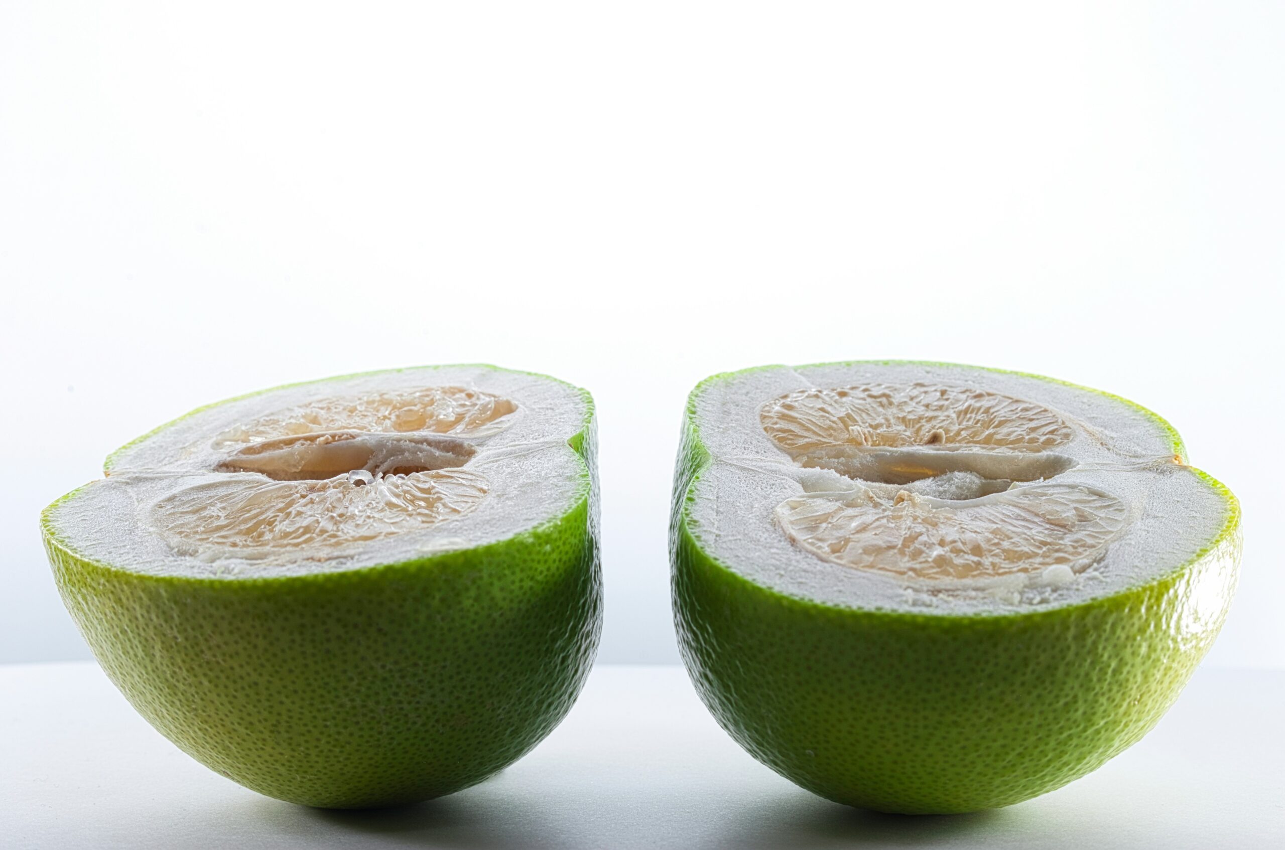 Before and after photos showing clearer and more hydrated skin thanks to essential fatty acids