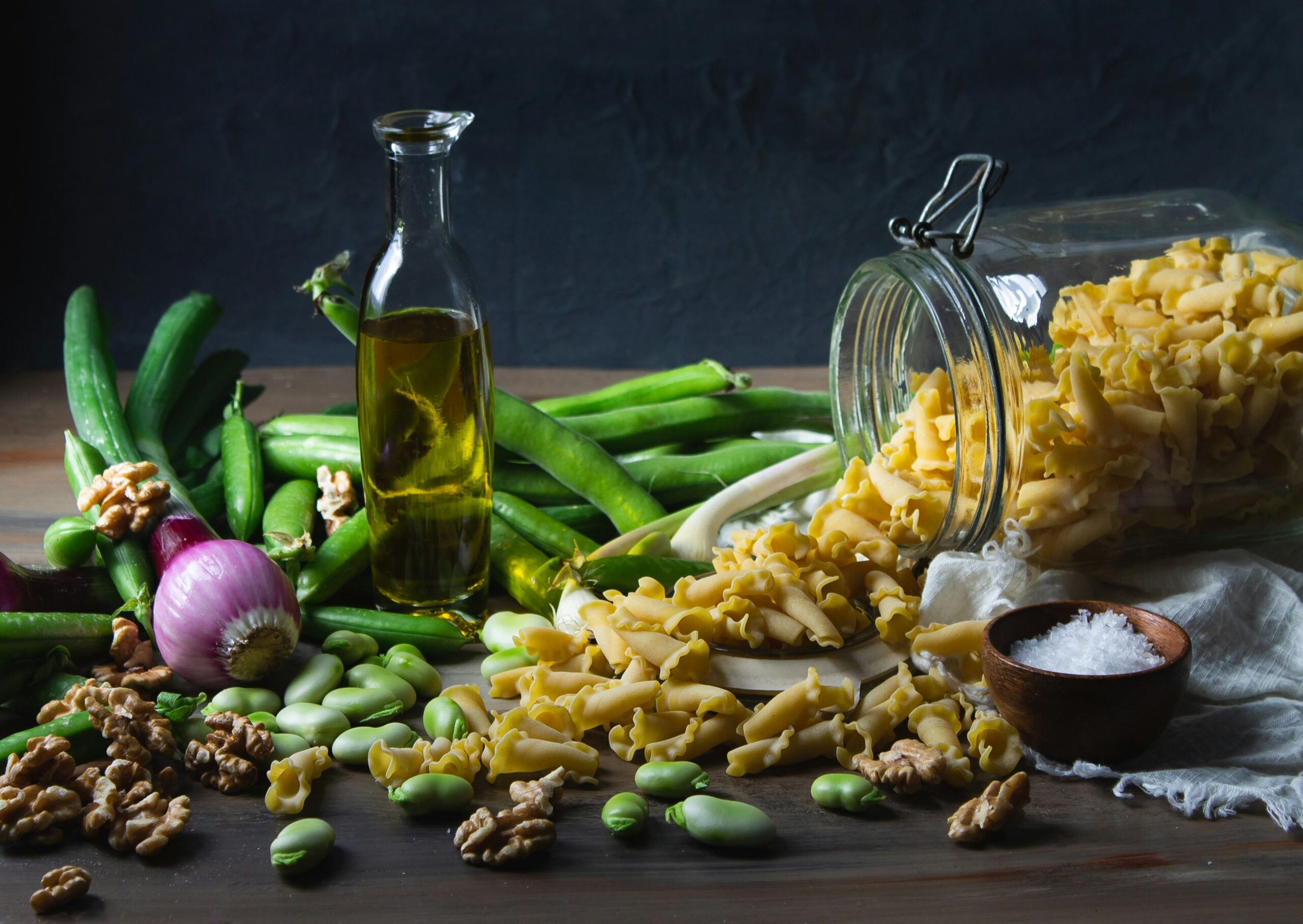 Comparison table listing pros and cons of popular natural oils