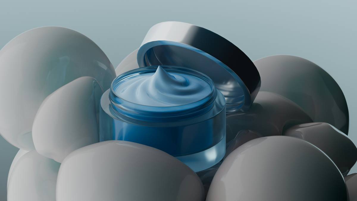 Before and after images showing improved skin hydration